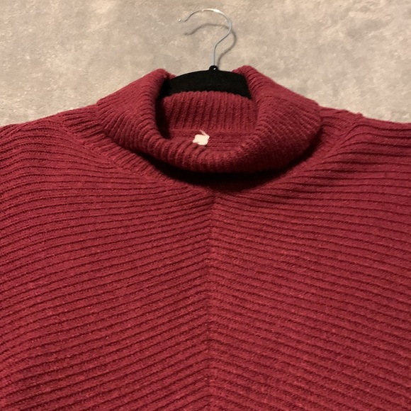 Amazon cozy, wine colored oversized sweater. Size small - Picture 7 of 7